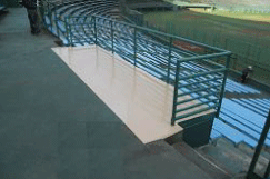 野球場昇降路・車椅子用デッキ工事 施工写真2